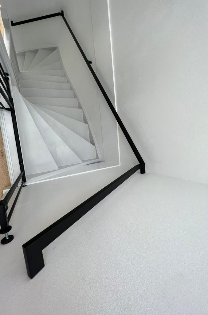 Aaneengesloten design trapleuning 3 delen