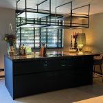 Zwart stalen plafondrek met verlichting 3 dimbare spots